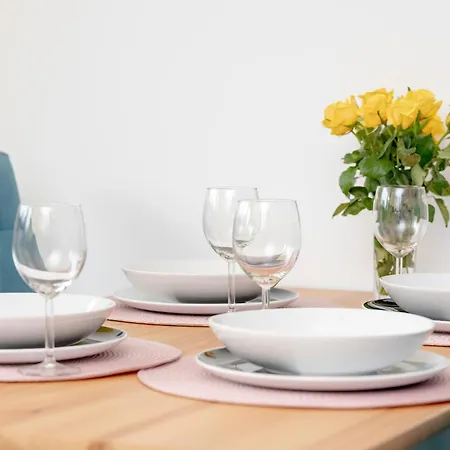 Pastel & Cozy With A Spacious Terrace In By Renters Gdansk
