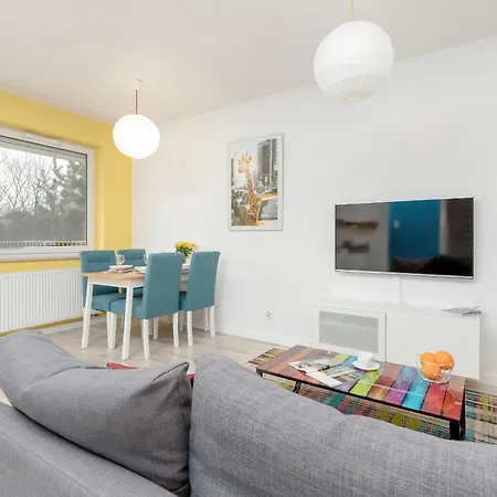 Pastel & Cozy With A Spacious Terrace In By Renters * Gdansk
